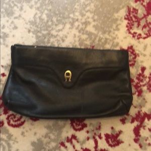 Aigner clutch